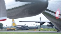 Sebanyak 4 pesawat Hercules milik TNI AU diterbangkan untuk membawa bantuan kemanusiaan untuk pengungsi Rohingya, Myanmar, yang berada di Bangladesh