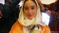 Tatjana Saphira ikut terlibat dalam syuting film Ayat-Ayat Cinta 2 yang melakukan syuting di Edinburgh, United Kingdom. Pool/Rio/detikFoto.