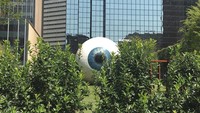 Awalnya The Eye ini dibuat pada 2007 untuk dipajang selama beberapa waktu di Chicago. Kemudian karya seni itu sempat disimpan, dan dipajang di St Louis sebelum akhirnya di bawa ke Dallas (meganleigh27/Instagram)