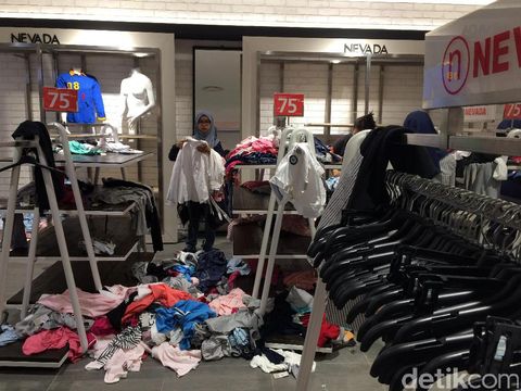 Matahari Pasaraya Blok M cuci gudang