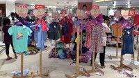 Pakaian sudah tak tergantung rapi.