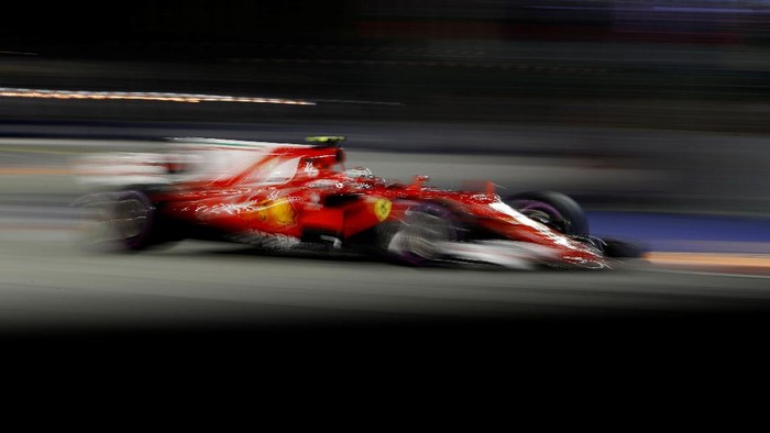 Kalahkan Duo Red Bull, Vettel Start Terdepan di Singapura