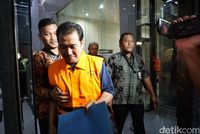 Pakai Rompi Oranye, Ketua DPRD Banjarmasin dan Dirut PDAM Bungkam
