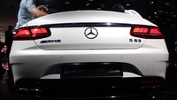 Mobil asal Jerman ini dikatakan menjadi satu model tergila yang menawarkan ketangguhan di jalanan. Bayangkan saja dengan menggendong mesin biturbo V8 berkapasitas 4.0 liter, mobil ini mampu mencapai 603 tenaga kuda dan torsi mencapai 664 lb-ft, yang dikawinkan dengan transmisi 9 percepatan dual-clutch. Foto: An Uyung Pramudiarja