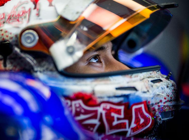 Inilah Aksi Sean Gelael Memacu Jet Darat Toro Rosso di Singapura