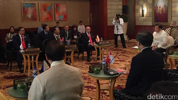 Pertemuan Kehormatan Wakil Ketua DPR dengan Presiden AIPA di Filipina