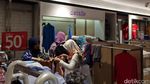 Foto: Mau Tutup Gerai, Matahari Pasaraya Blok M Diserbu Pembeli