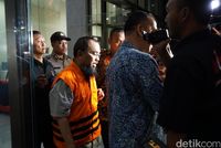 Pakai Rompi Oranye, Ketua DPRD Banjarmasin dan Dirut PDAM Bungkam
