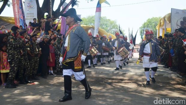 Kirab Agung Prajurit Keraton Se-Nusantara Ditonton Ribuan Orang
