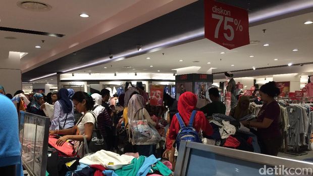 Matahari Pasaraya Blok M cuci gudang