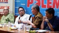 Keputusan Mahkamah Agung (MA) yang menganulir 14 pasal dalam Permenhub 26 tahun 2017 terkait transportasi online membuatnya tidak bisa lagi diatur pemerintah. Artinya aturan-aturan tersebut tidak bisa lagi dihidupkan oleh pemerintah meski dengan cara membuat peraturan baru. 