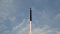 Kementerian Pertahanan Korea Selatan memperkirakan rudal terbaru ini kemungkinan melesat sejauh 3.700 km dan mencapai ketinggian maksimalnya pada 770 km, yang lebih tinggi dan lebih jauh dari rudal sebelumnya. 