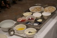 Meracik Dim Sum <i>Fusion</i> dengan Paduan Putih Telur dan Angkak