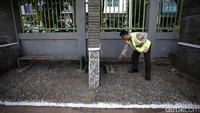 Tempat duduk hilang entah ke mana.