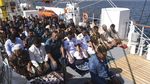 Momen Salat Jumat di KRI Bima Suci yang Bakal Berlayar ke Indonesia