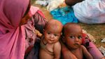 Ekspresi Warga Rohingya saat Antre Terima Bantuan