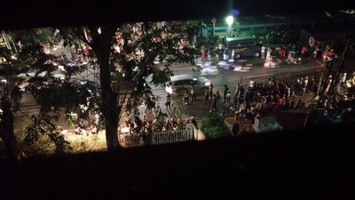 Foto-foto Aksi Pengepungan Gedung LBH Jakarta yang Berujung Rusuh