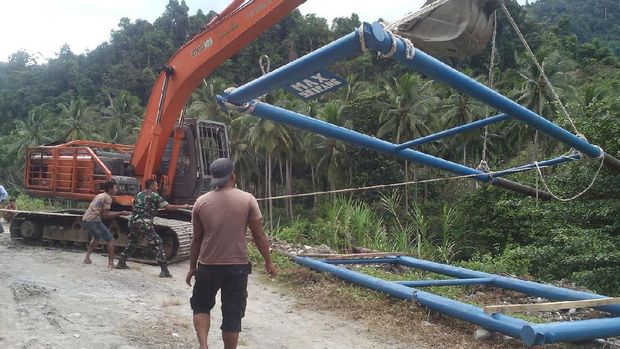 Kampung Binaan Serka Darwis Akhirnya Dibikinkan Jembatan Gantung