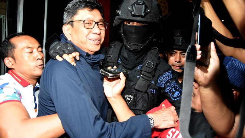 Junimart Kritik Polisi Soal OTT Wali Kota Batu: Seperti Bawa Teroris Junimart Kritik Polisi Soal OTT Wali Kota Batu: Seperti Bawa Teroris
