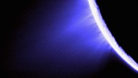Permukaan satelit Saturnus yang bernama Enceladus tertangkap kamera milik pesawat luar angkasa Cassini. Foto ini dirilis pada 31 Mei 2012 (NASA/JPL-Caltech/Space Science Institute/Handout via REUTERS)
