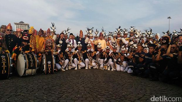 Peringatan hari perhubungan nasional di Monas