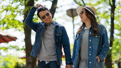 Jelang Nikah di Borobudur, Yuk Intip Kemesraan Vicky Shu dan Ade Imran
