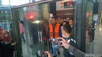 Eddy diciduk atas dugaan suap proyek mebeler