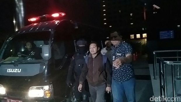 Mereka diterbangkan ke Jakarta setelah jalani pemeriksaan awal di Mapolda Jawa Timur