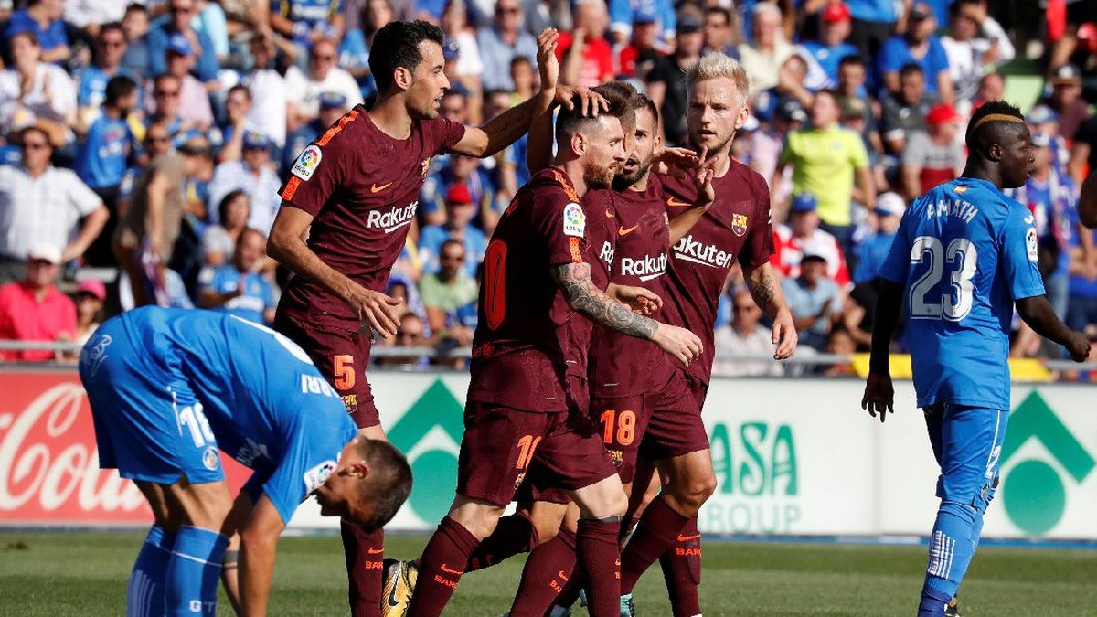 Barcelona menjadi satu-satunya tim yang masih melaju sempurna di La Liga 2017/2018 (Foto: Paul Hanna/REUTERS)