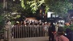 Panas Pekan ini: LBH Dikepung, Gladiator Ditangkap sampai Lelang Perawan