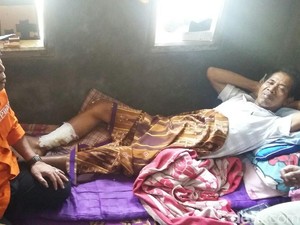 Pedagang Luka Tertimpa Longsor Tebing Gunung Galunggung