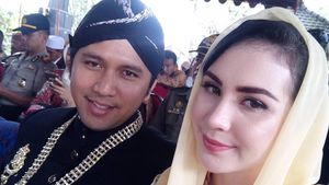 Foto: Jadi Istri Bupati Trenggalek, Intip Gaya Arumi Bachsin Berkerudung