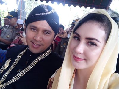 Foto: Jadi Istri Bupati Trenggalek, Intip Gaya Arumi Bachsin Berkerudung