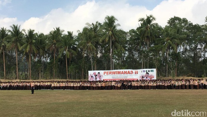 Jokowi Jadi Pembina Upacara Perkemahan Pramuka NU di Magelang