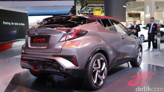 C-HR Hy-Power Concept