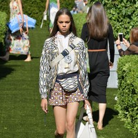 A model walks the runway during the Tory Burch Spring Summer 2018 Fashion Show at Cooper Hewitt, Smithsonian Design Museum on September 8, 2017 in New York City.  (Photo by Slaven Vlasic/Getty Images for Tory Burch)