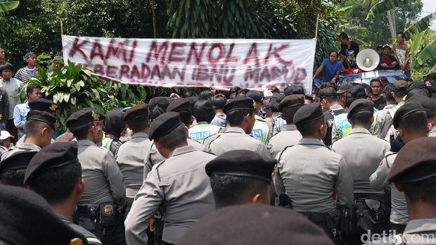 Pesantren Ibnu Mas'ud Bogor Didemo, Warga Minta Ditutup