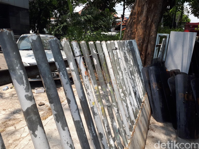 3 Anggota Bang Japar Sempat Ditahan Terkait Pengepungan LBH Jakarta 3 Anggota Bang Japar Sempat Ditahan Terkait Pengepungan LBH Jakarta