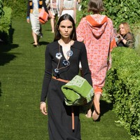 A model walks the runway during the Tory Burch Spring Summer 2018 Fashion Show at Cooper Hewitt, Smithsonian Design Museum on September 8, 2017 in New York City.  (Photo by Slaven Vlasic/Getty Images for Tory Burch)