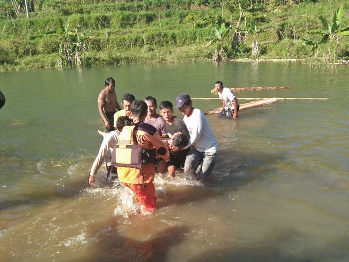 Pekerja Pemotongan Kayu Tewas Tenggelam di Embung Baru