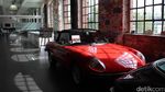 Vintage Banget, Ini Bengkel Atau Museum Sih?