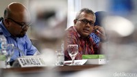 Ketua KPU Arief Budiman mengikuti rapat kerja yang digelar di gedung DPD RI, Komplek Parlemen, Senayan, Jakarta, Senin (18/9/2017).
