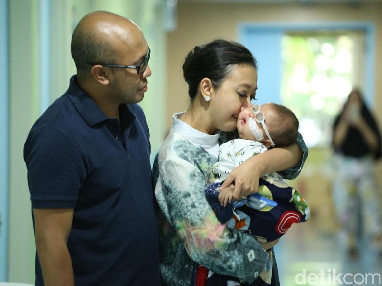 Usia Sembilan Bulan, Anak Kedua Asri Welas Sudah Sekolah Usia Sembilan Bulan, Anak Kedua Asri Welas Sudah Sekolah