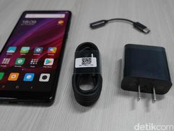 Unboxing Xiaomi Mi Mix 2