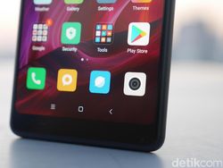 Unboxing Xiaomi Mi Mix 2
