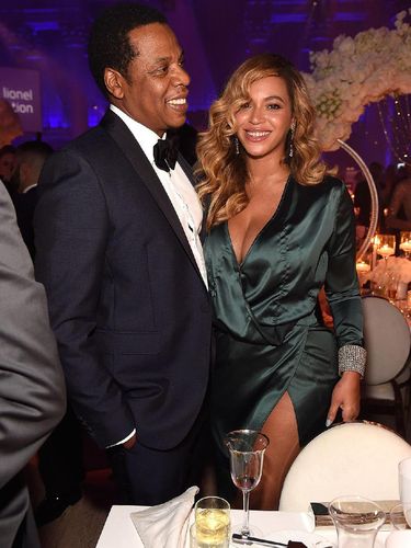 Pasca Melahirkan, Beyonce Kembali Tampil Seksi Pakai Gaun Harga Terjangkau