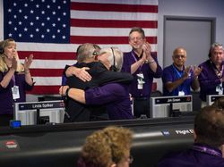 Hasil Karya Cassini, Satelit Penjaga Saturnus