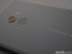 Unboxing Xiaomi Mi Mix 2