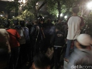 Polisi Tangkap 5 Provokator Rusuh di Depan LBH Jakarta