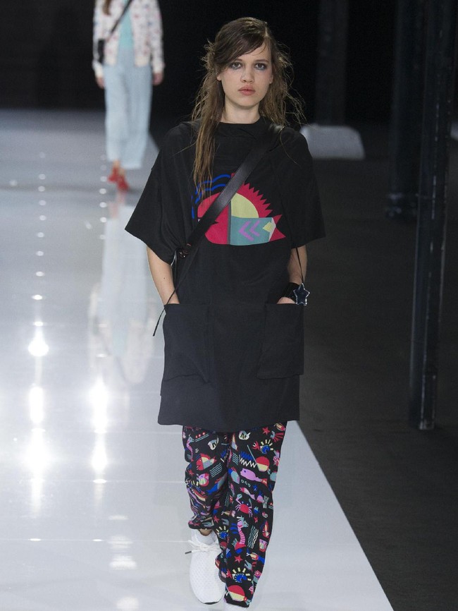 Kota ini memberikan energi pada setiap penampilanmu, ujar desainer 83 tahun itu kepada Telegraph tentang keputusannya hijrah ke London Fashion Week. (Foto: dok. Vogue)